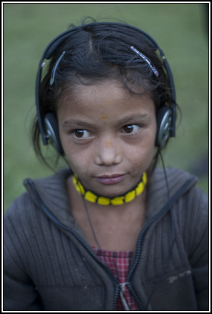 fille musique nepal