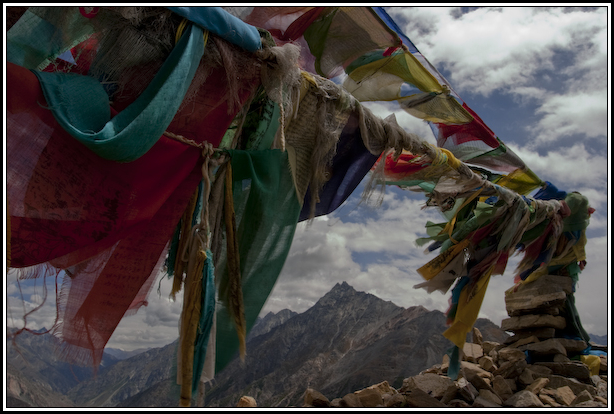 drapeaux prières nepal