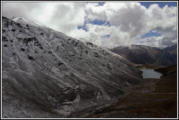 vallé lac neige népal