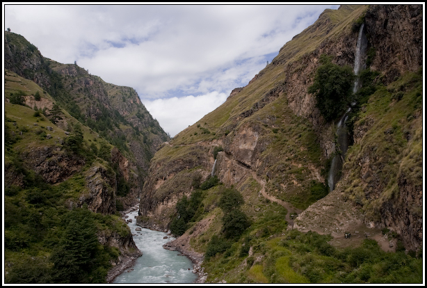 sentier montagne népal