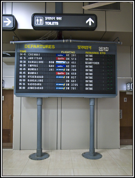 panneau aeroport new delhi